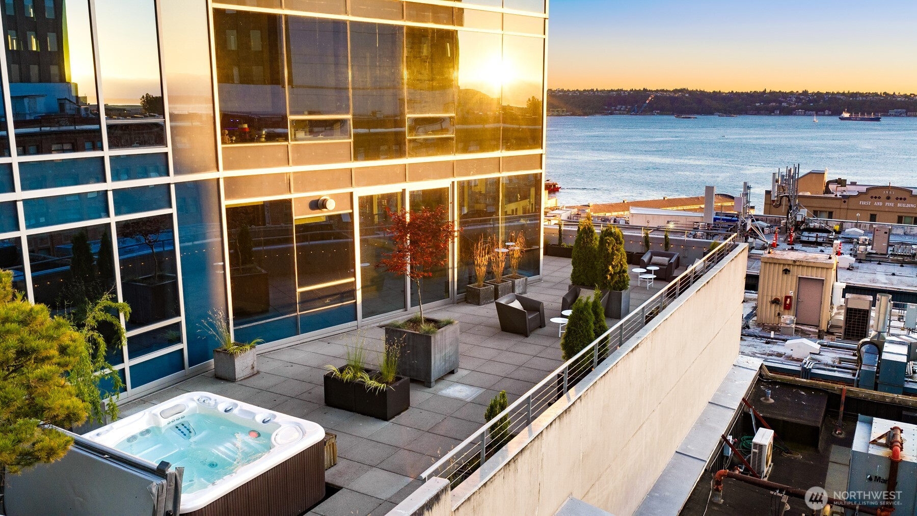 1521 2nd Avenue Unit: 700