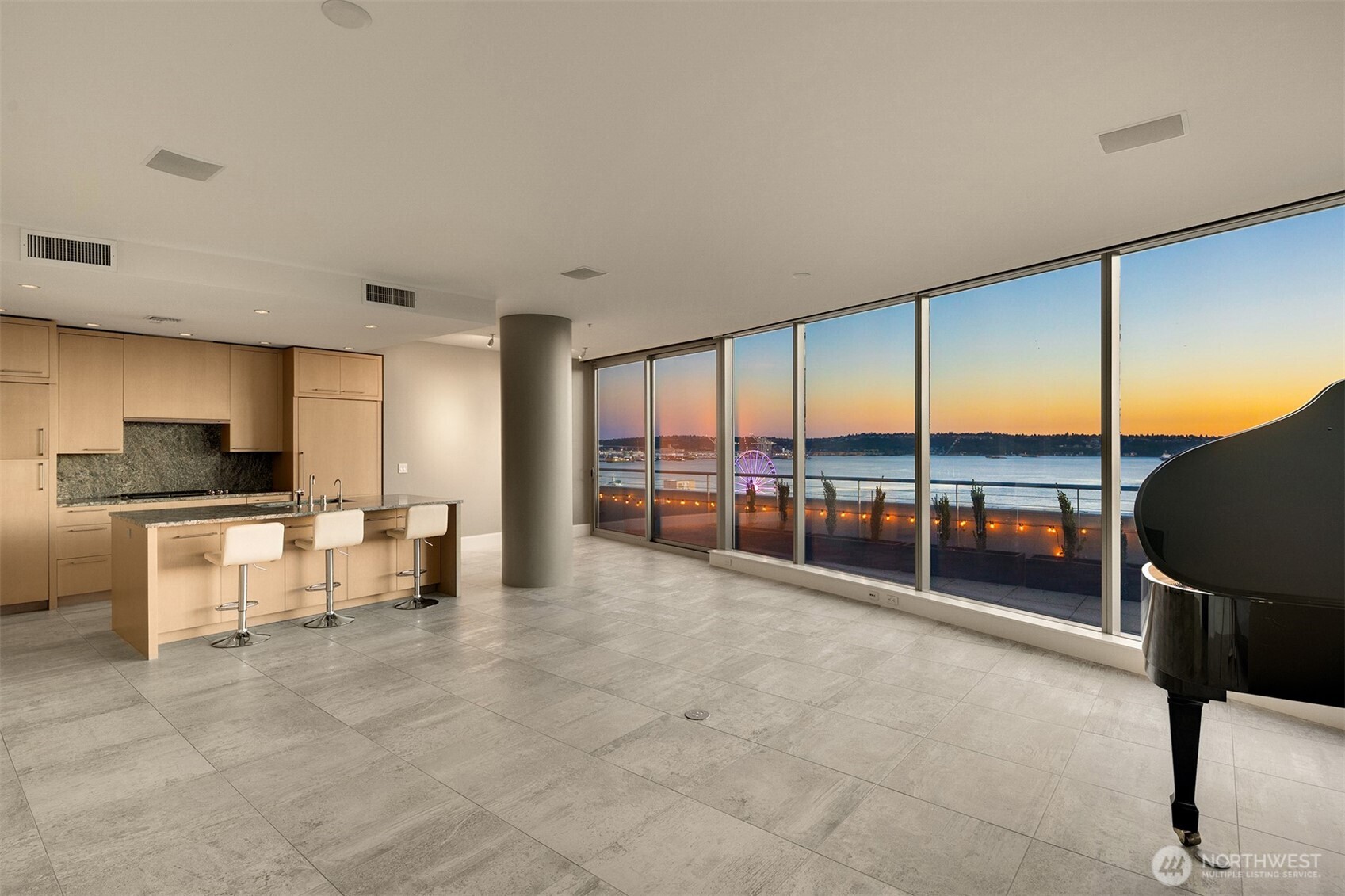 1521 2nd Avenue Unit: 700