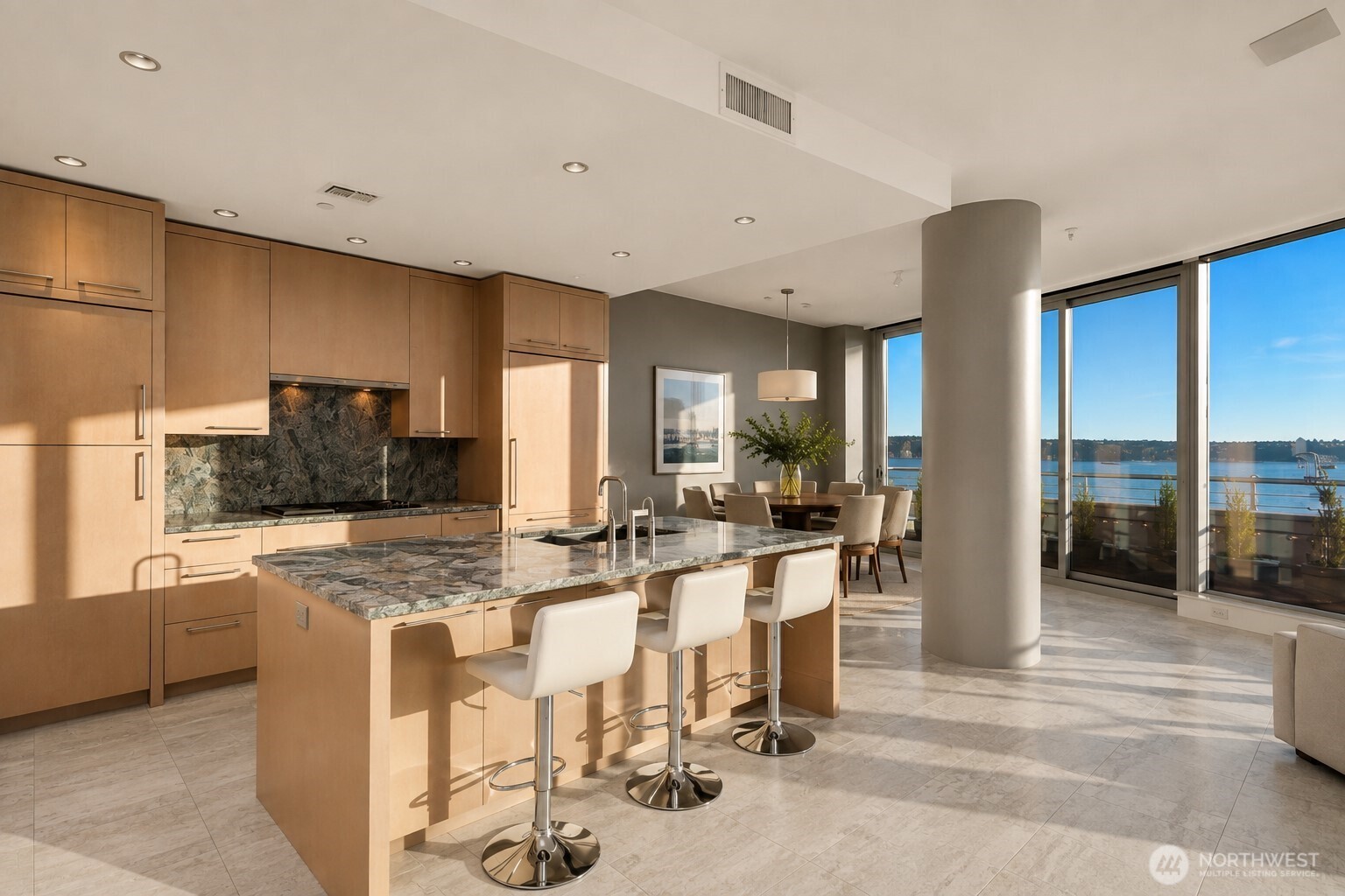 1521 2nd Avenue Unit: 700