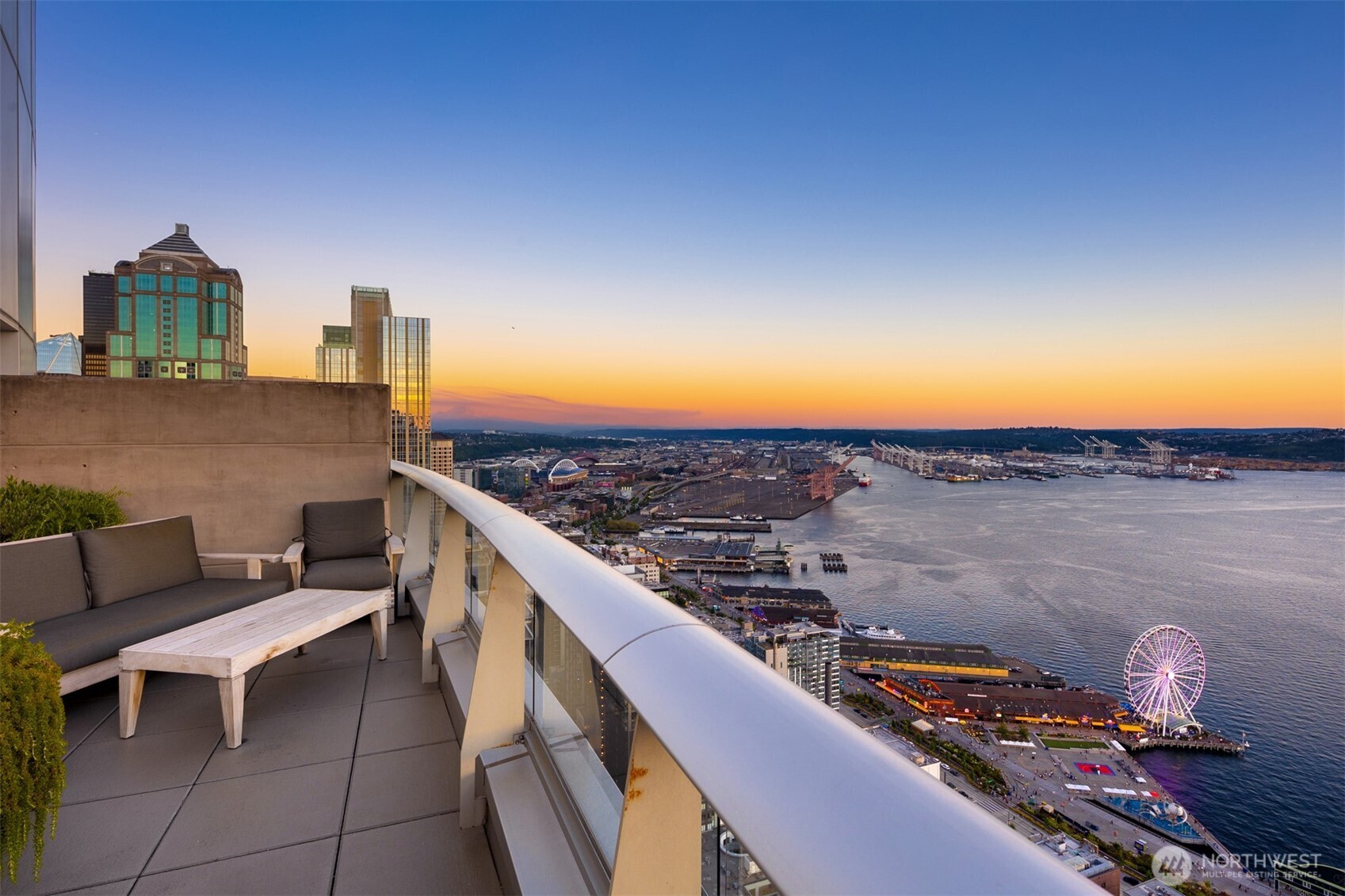 1521 2nd Avenue Unit: 700