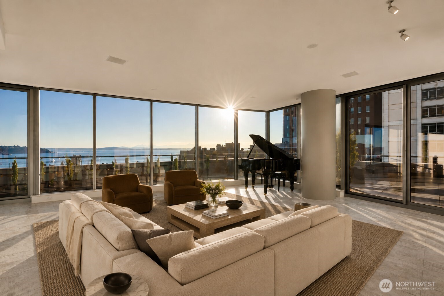 1521 2nd Avenue Unit: 700