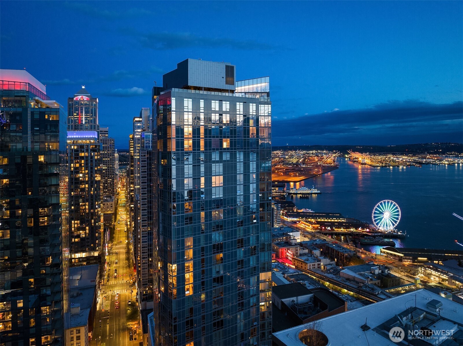 121 Stewart Street Unit: 3700