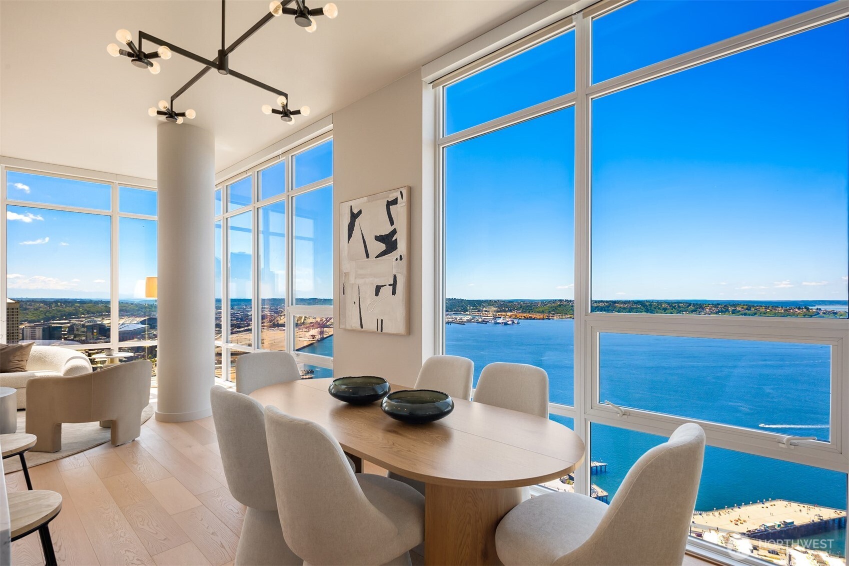 121 Stewart Street Unit: 3704