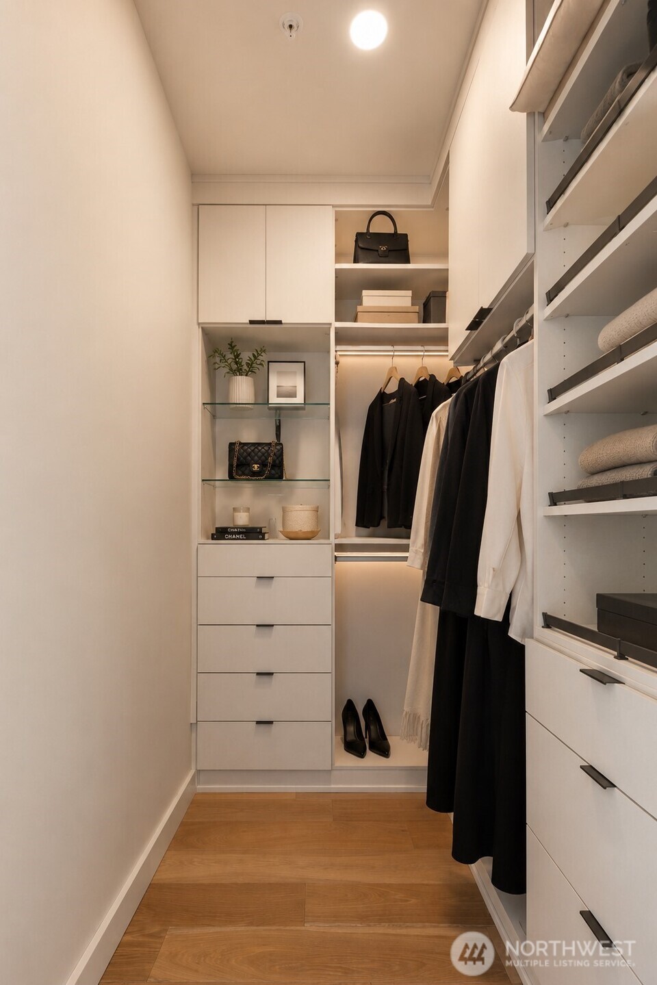 121 Stewart Street Unit: 3704