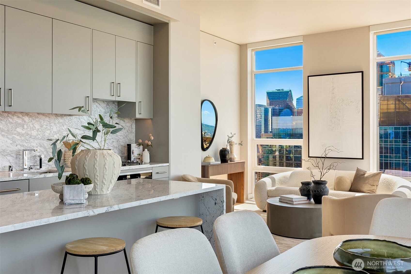 121 Stewart Street Unit: 3704