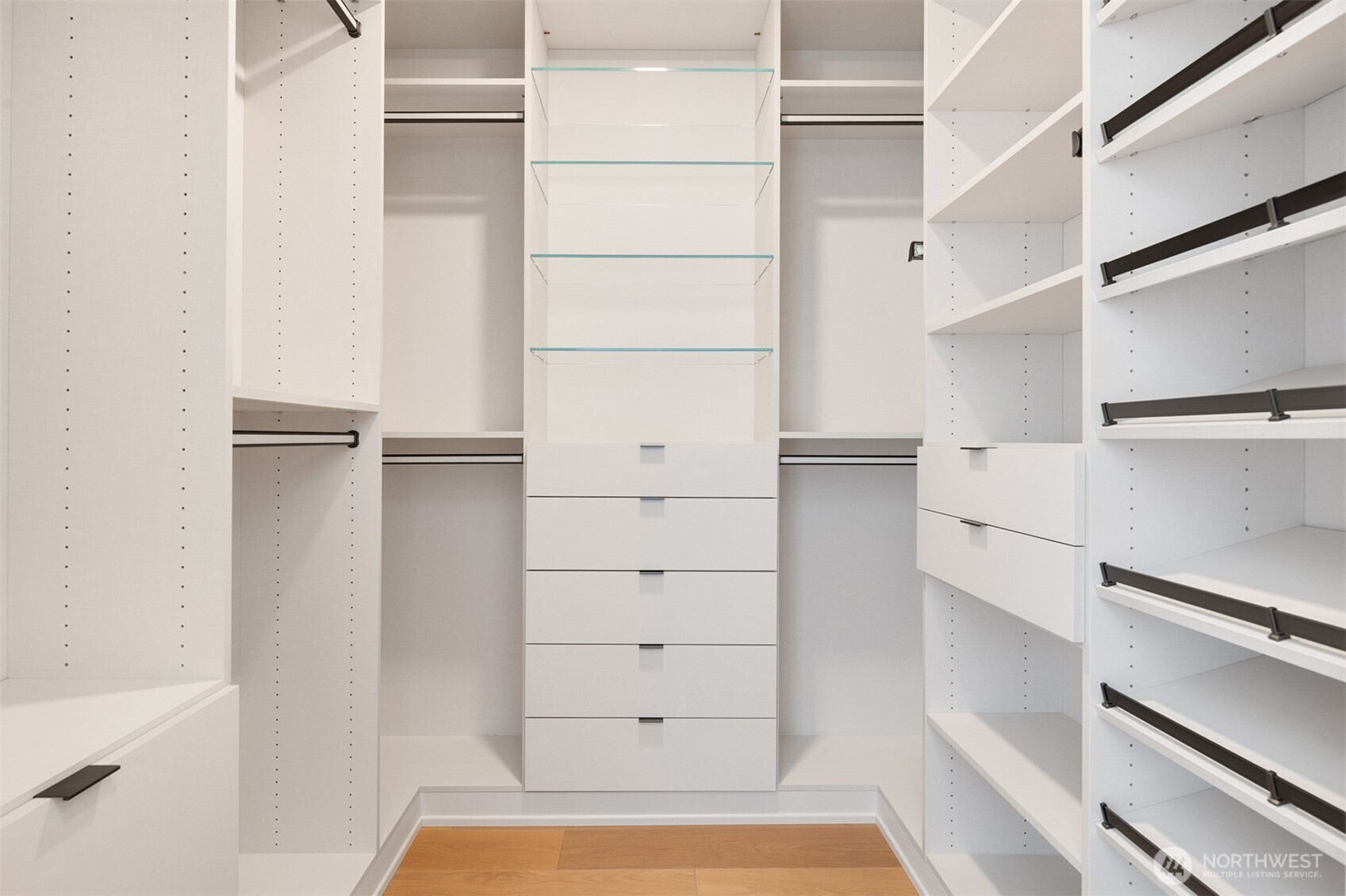 121 Stewart Street Unit: 3704