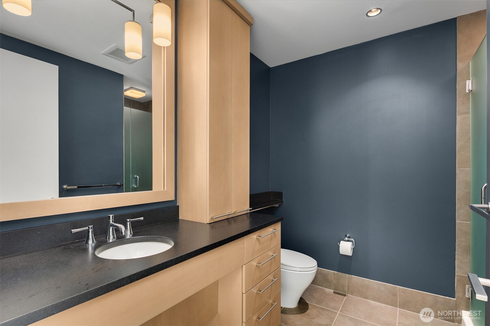 1521 2nd Avenue Unit: 700