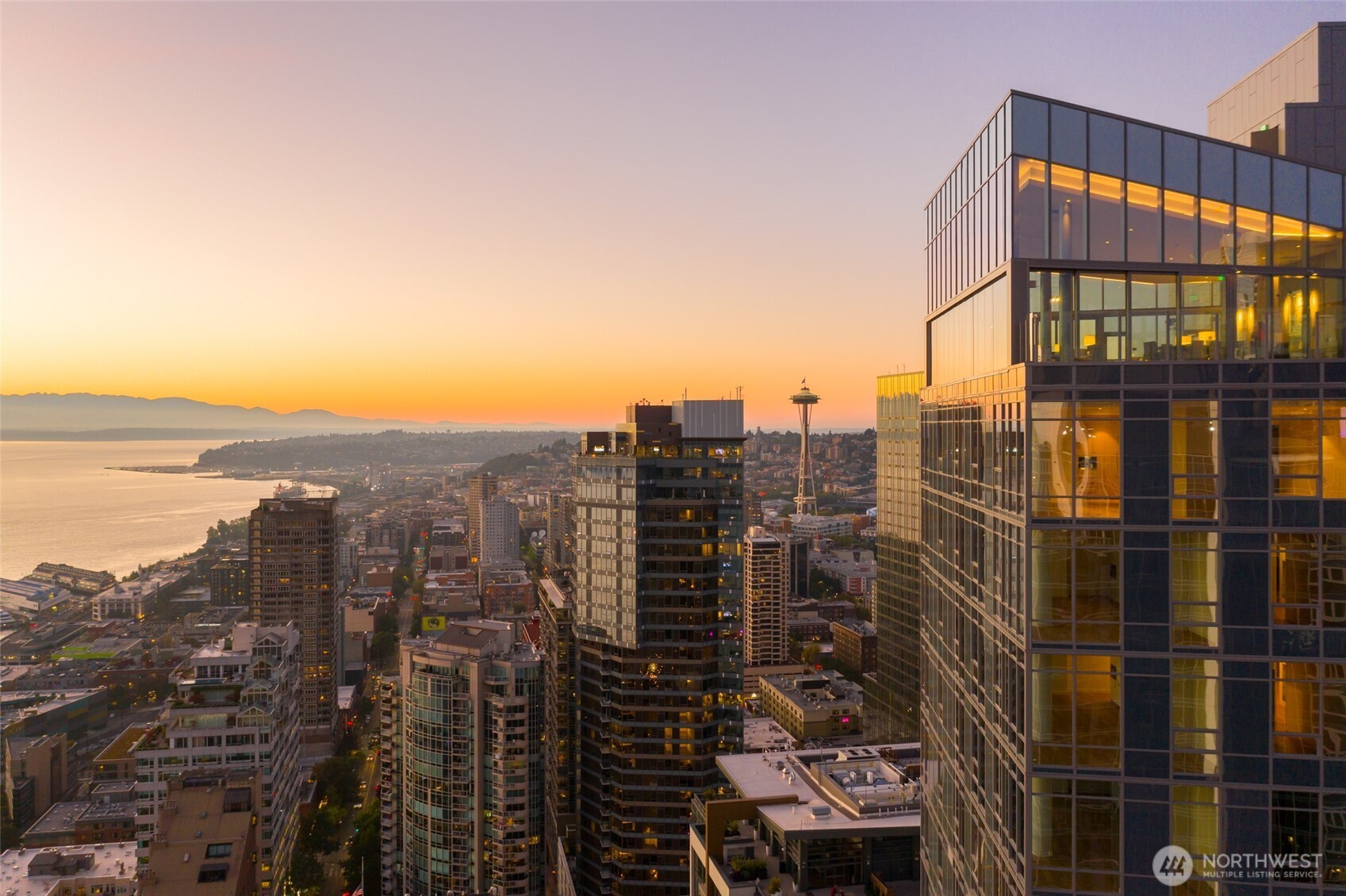 121 Stewart Street Unit: 1406