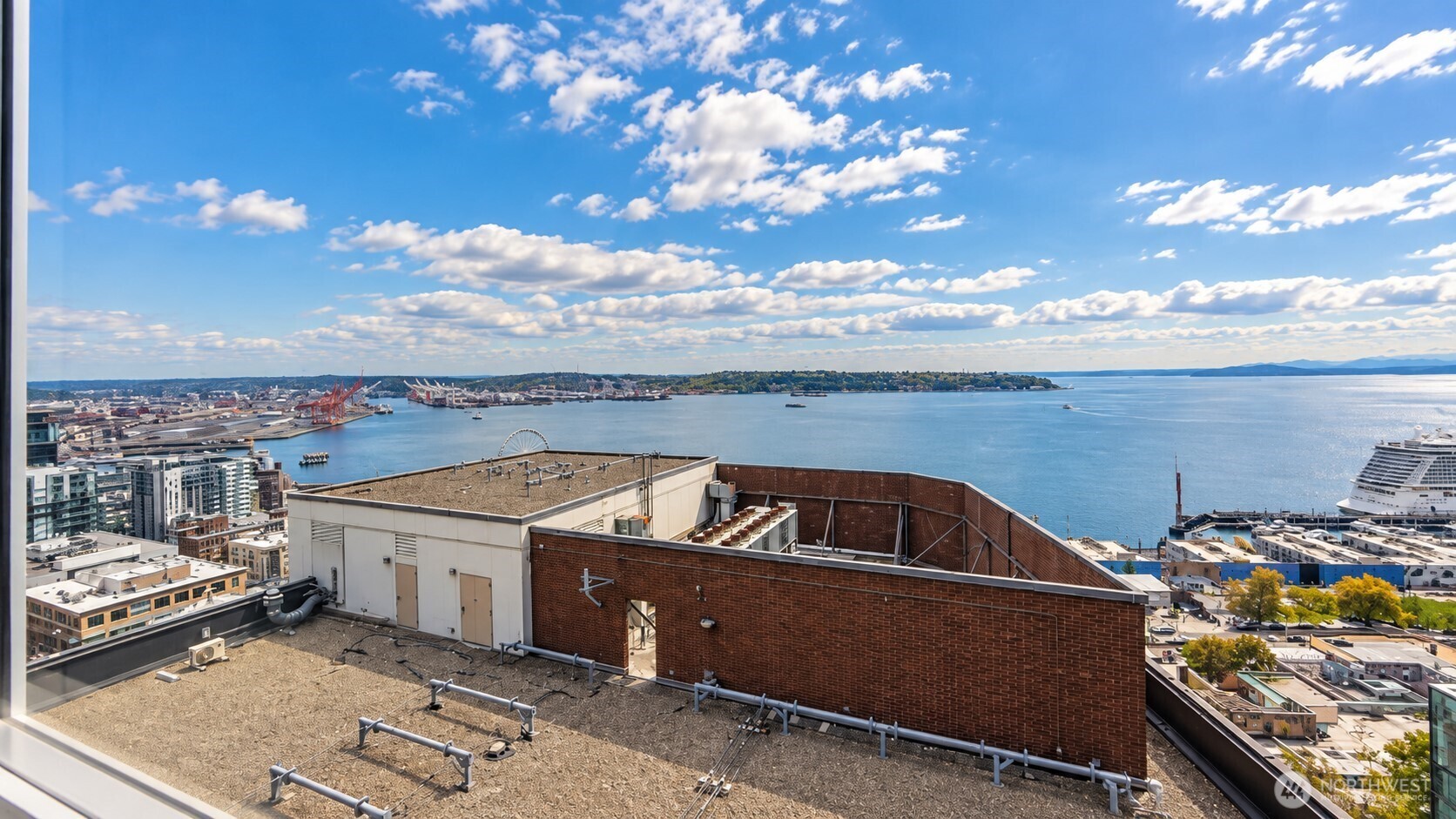 121 Stewart Street Unit: 1706