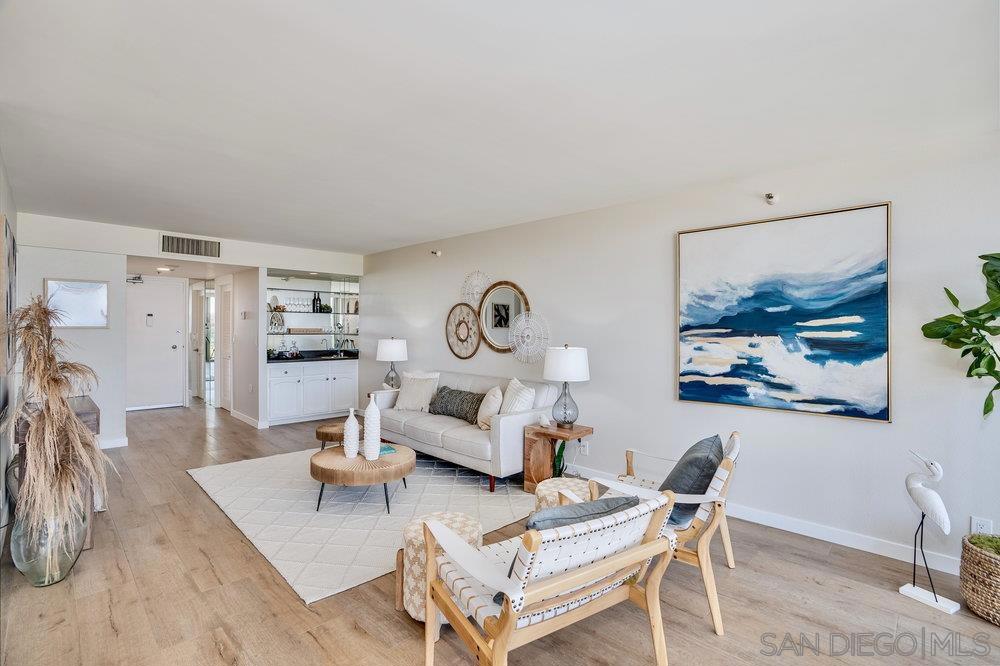 1820 Avenida Del Mundo 306