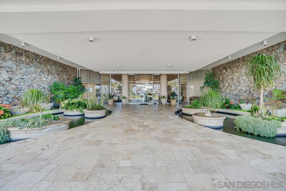 1820 Avenida Del Mundo 306