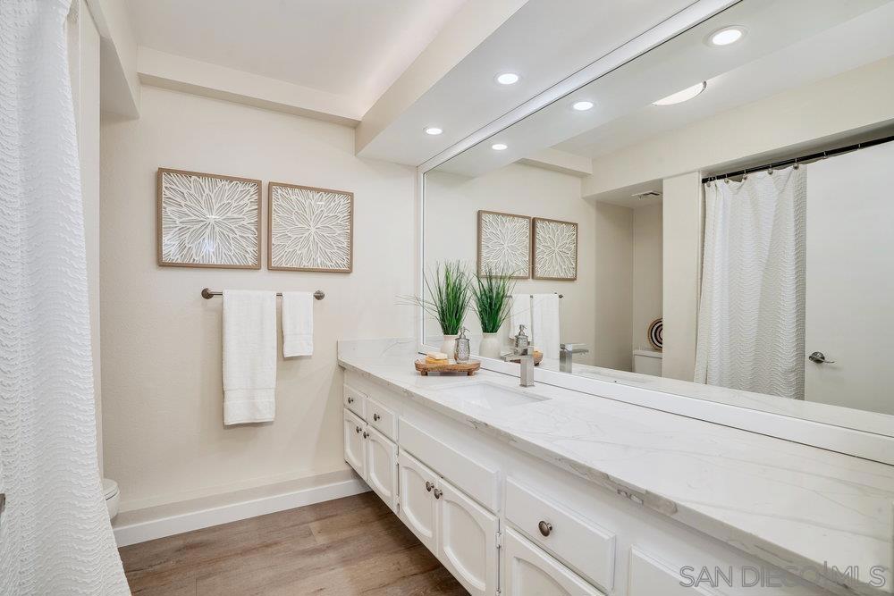 1820 Avenida Del Mundo 306