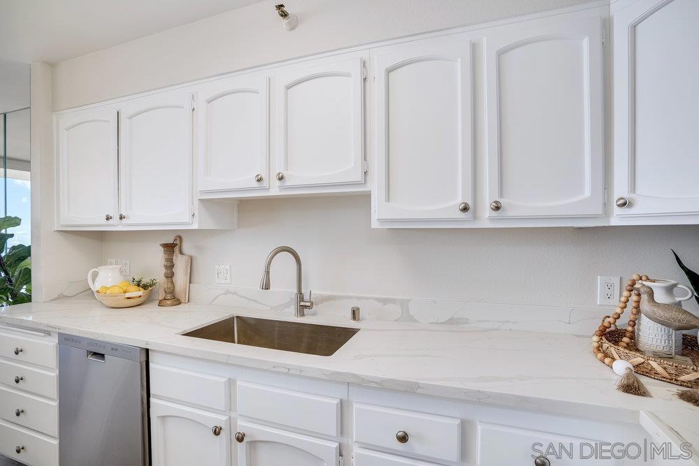 1820 Avenida Del Mundo 306