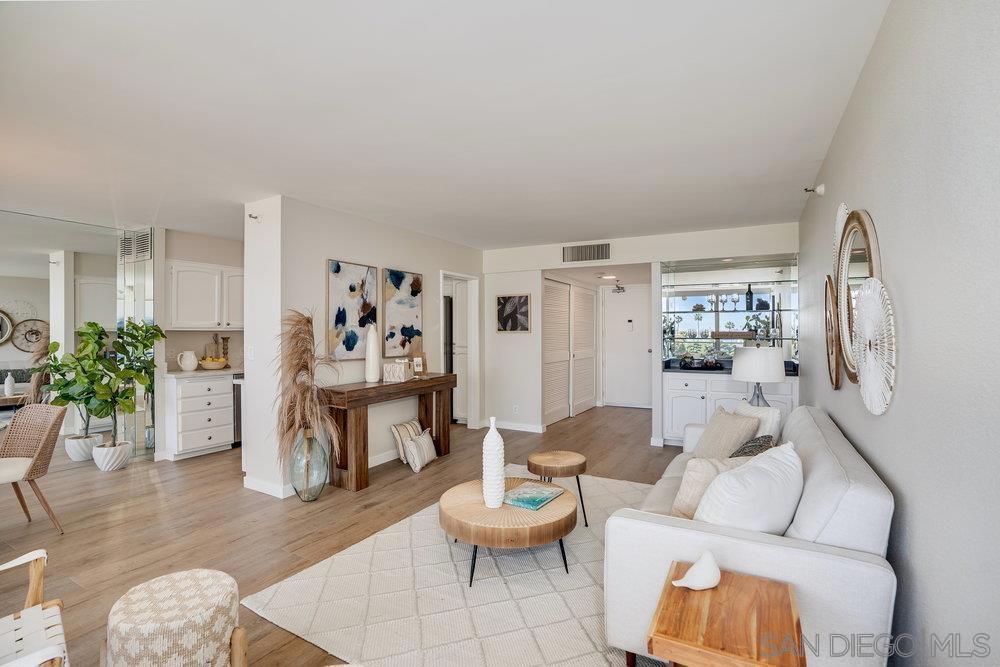 1820 Avenida Del Mundo 306