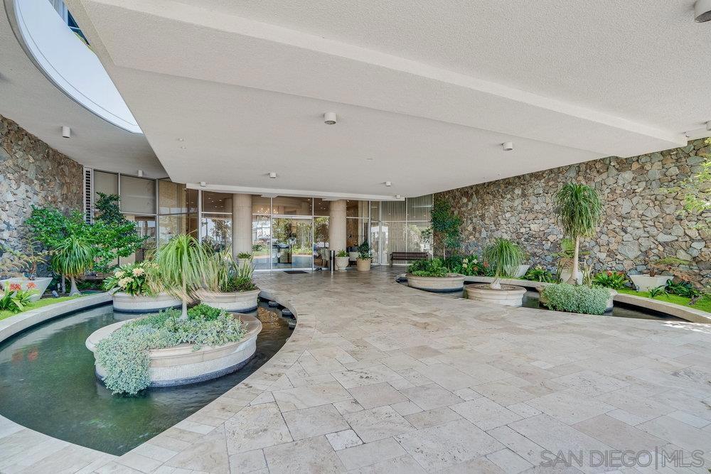 1820 Avenida Del Mundo 306