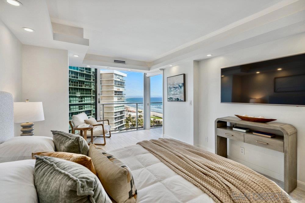 1810 Avenida Del Mundo 1101