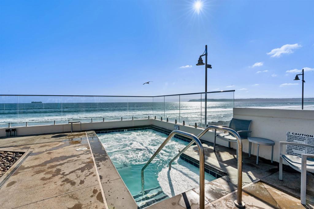 1810 Avenida Del Mundo 1101