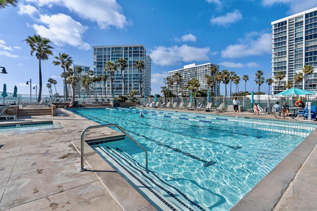 1810 Avenida Del Mundo 1101