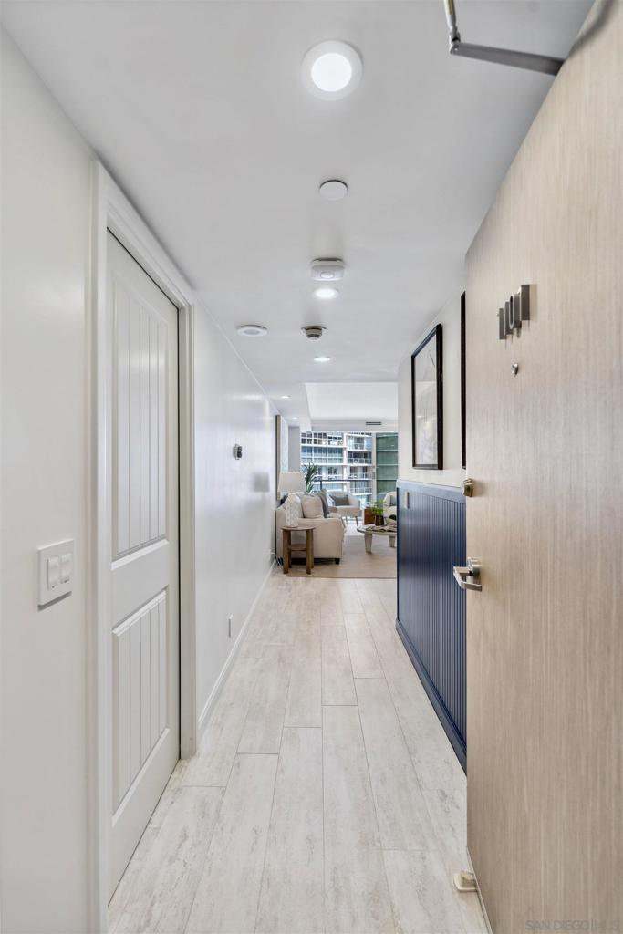 1810 Avenida Del Mundo 1101