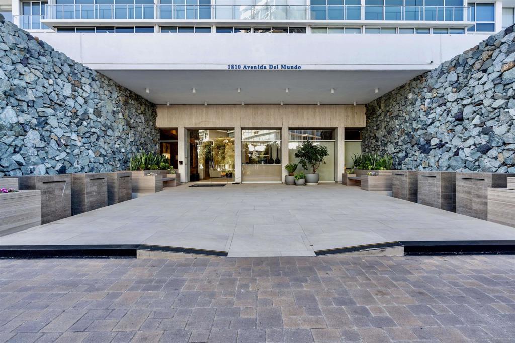 1810 Avenida Del Mundo 1101