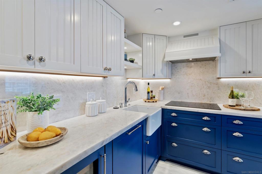 1810 Avenida Del Mundo 1101