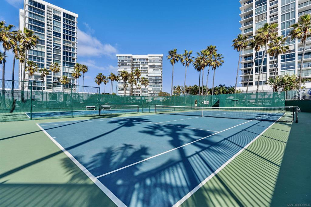 1810 Avenida Del Mundo 1101