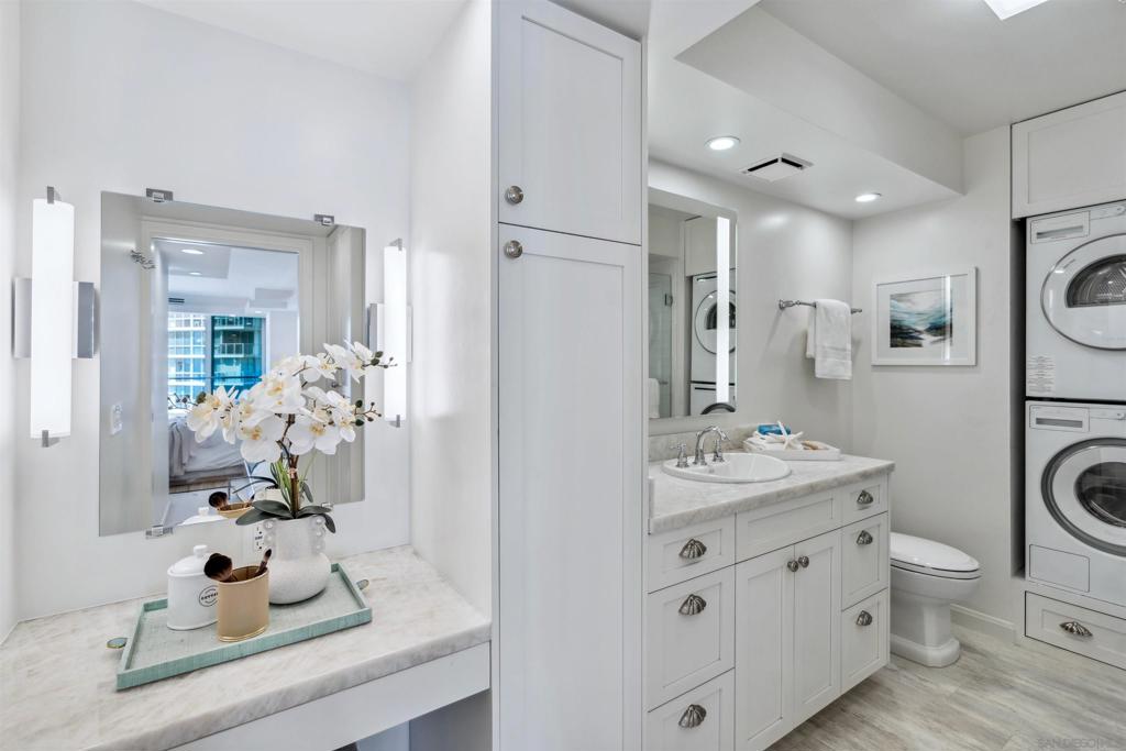 1810 Avenida Del Mundo 1101