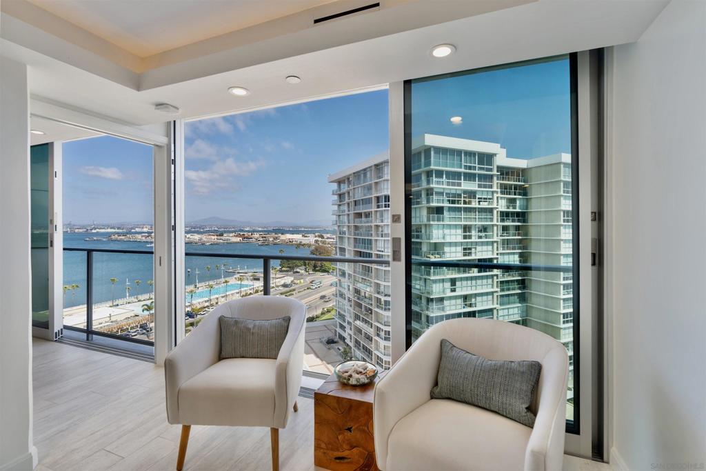 1810 Avenida Del Mundo 1101