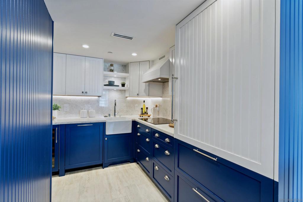 1810 Avenida Del Mundo 1101