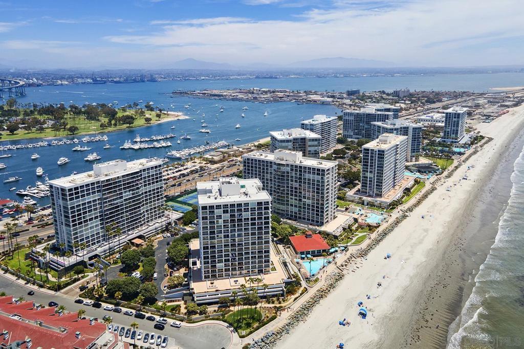 1720 Avenida del Mundo 607