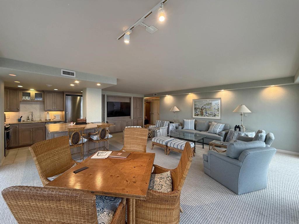 1720 Avenida Del Mundo 1402