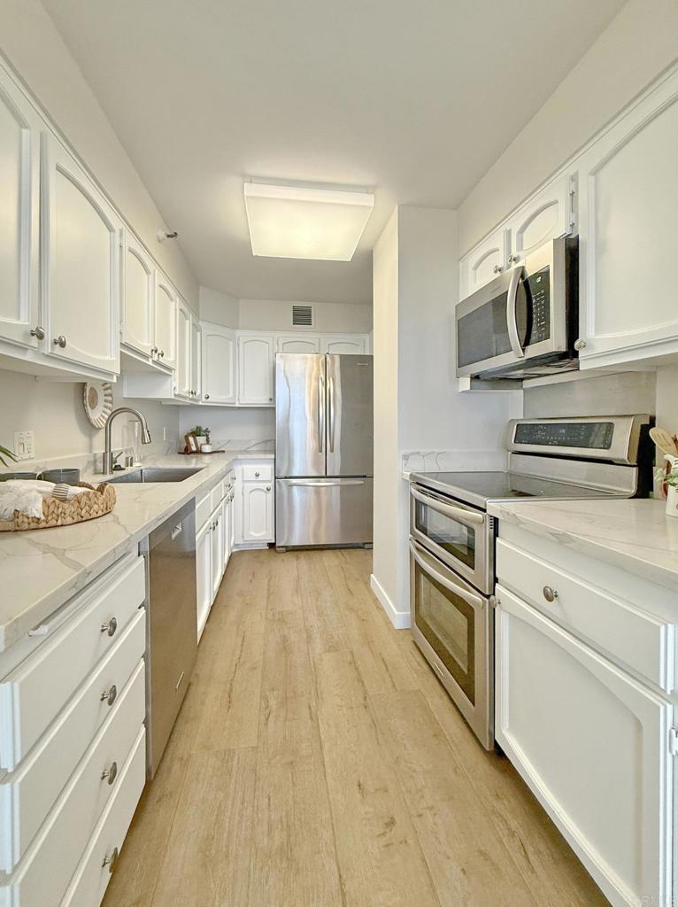 1820 Avenida del Mundo 306