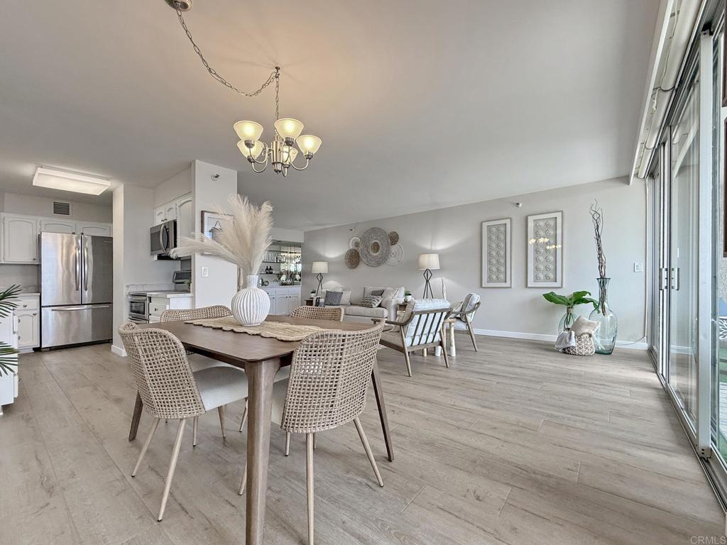 1820 Avenida del Mundo 306