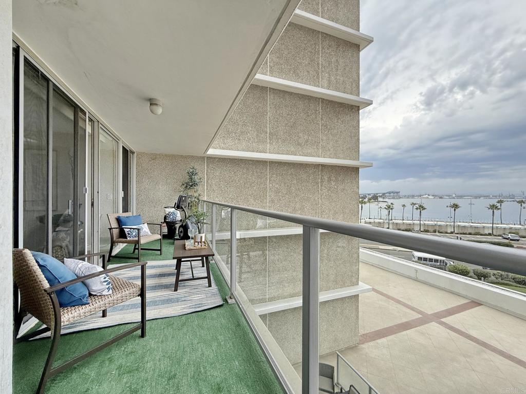 1820 Avenida del Mundo 306