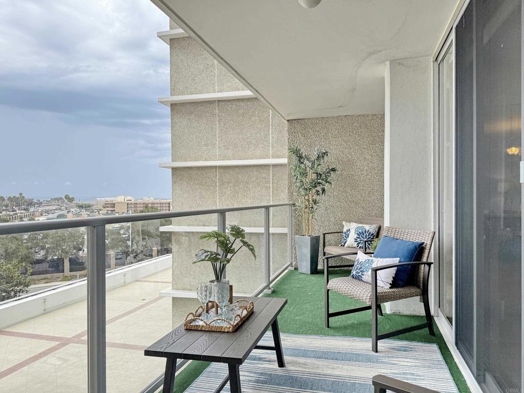 1820 Avenida del Mundo 306