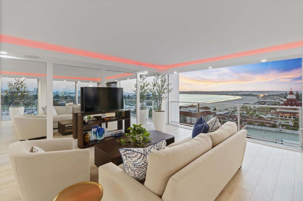 1710 Avenida del Mundo 1408