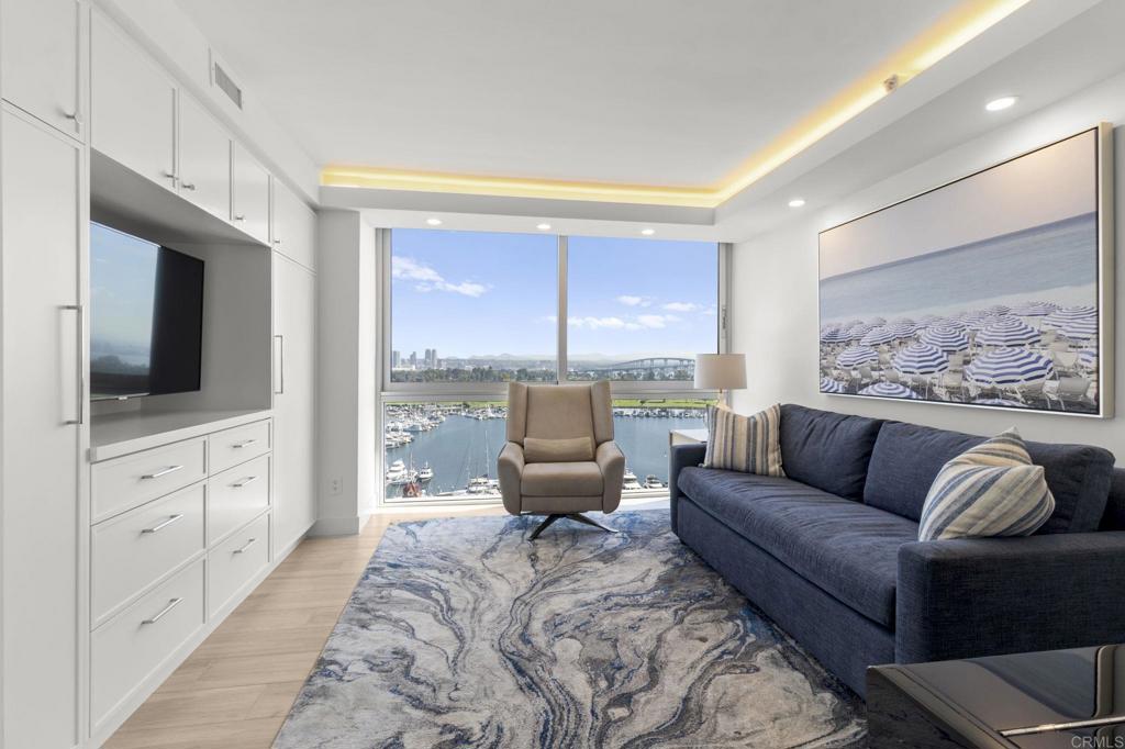 1710 Avenida del Mundo 1408