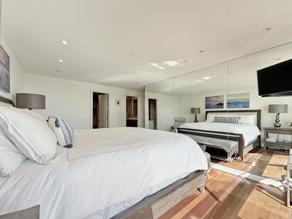 1810 Avenida del Mundo 503