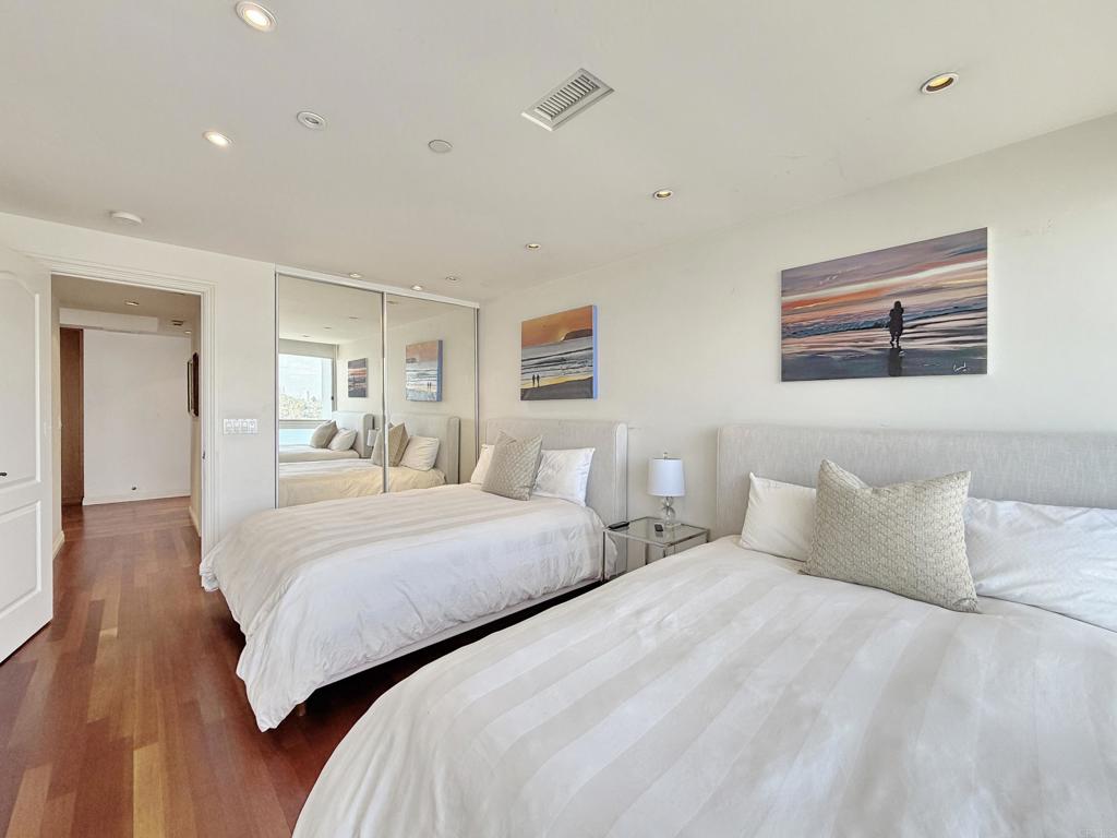 1810 Avenida del Mundo 503