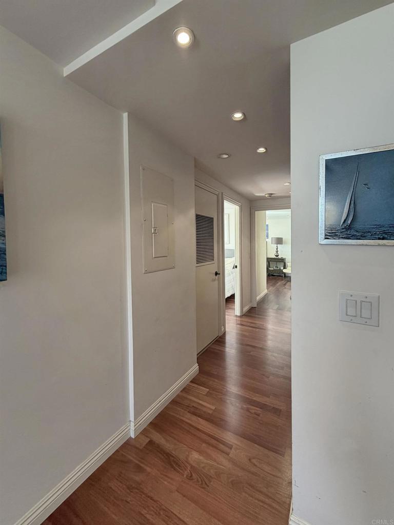 1810 Avenida del Mundo 503