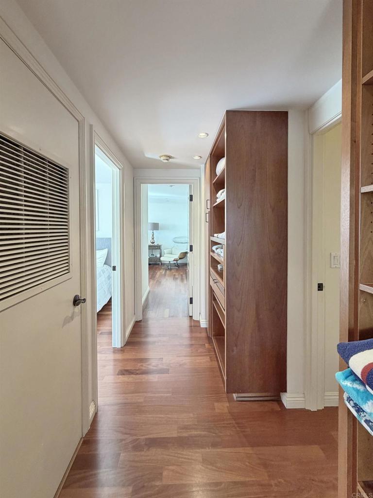 1810 Avenida del Mundo 503