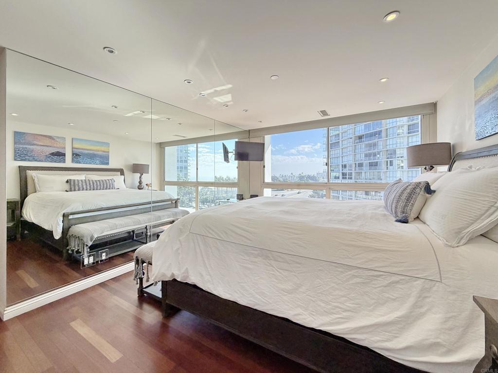 1810 Avenida del Mundo 503