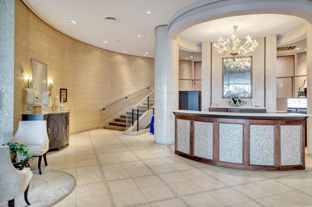 1820 Avenida Del Mundo 208