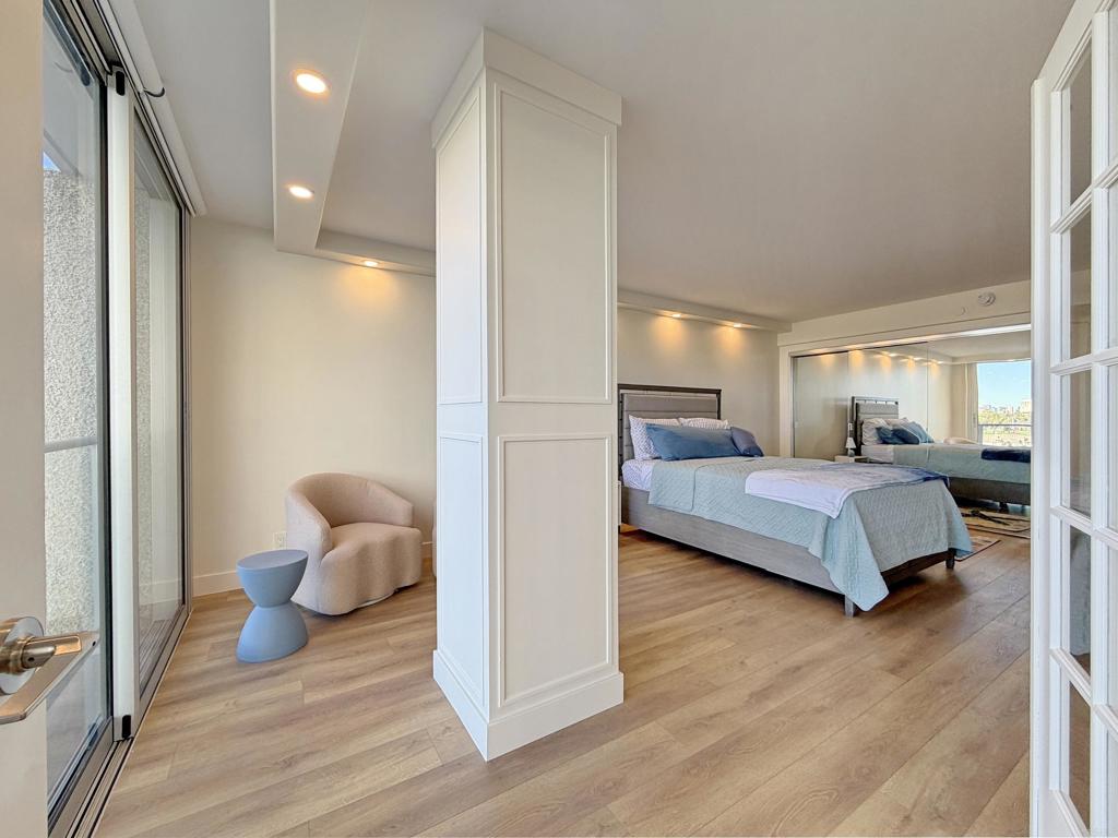 1820 Avenida Del Mundo 208