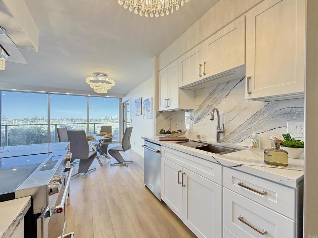 1820 Avenida Del Mundo 208