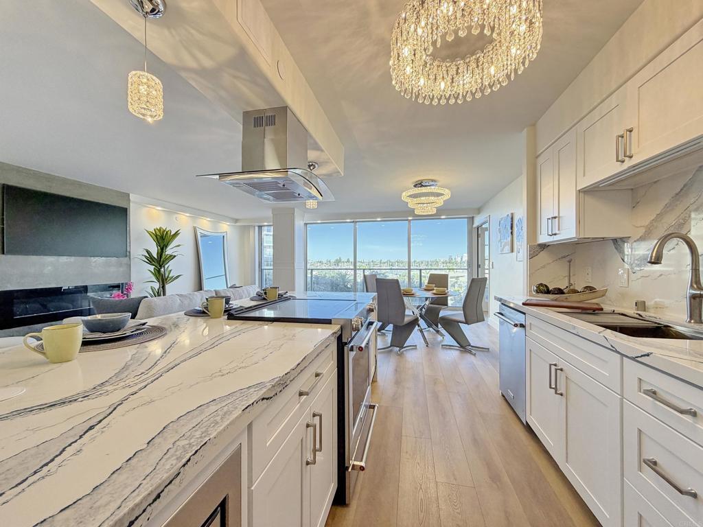 1820 Avenida Del Mundo 208