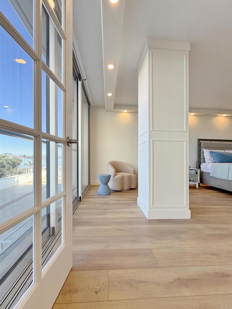 1820 Avenida Del Mundo 208