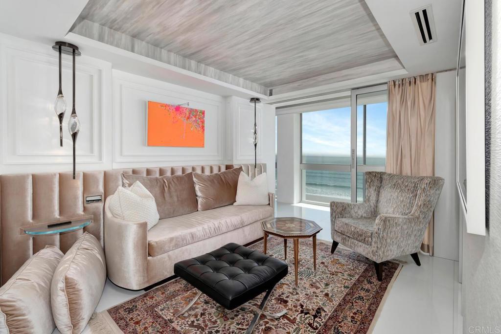 1760 Avenida Del Mundo 504