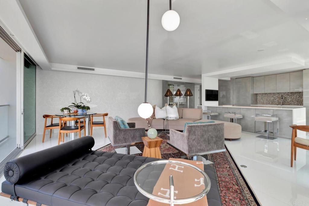 1760 Avenida Del Mundo 504