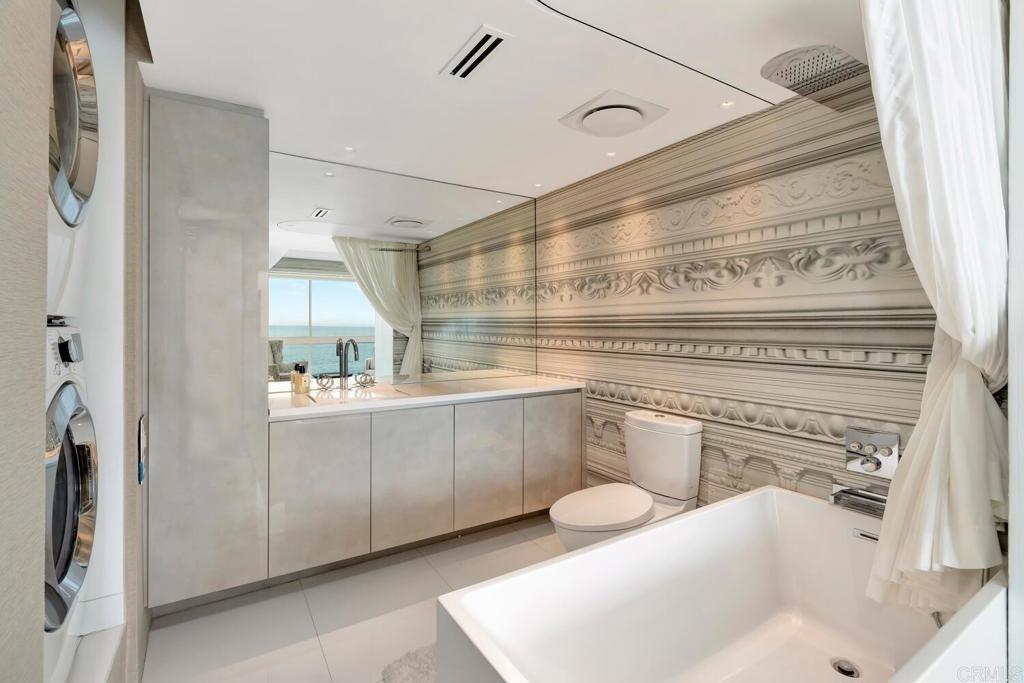 1760 Avenida Del Mundo 504